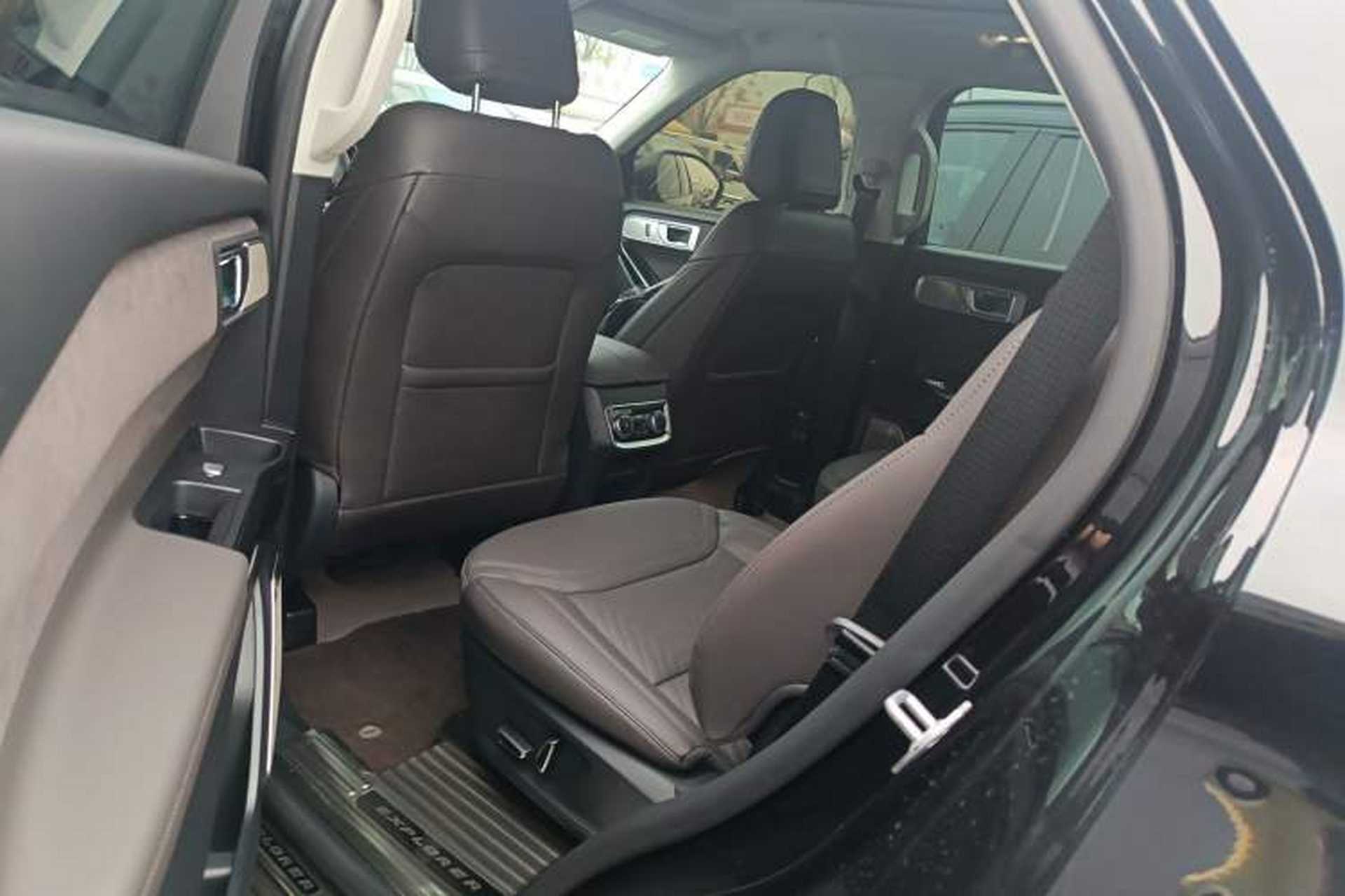 Used Ford Explorer 2024 2.3T EcoBoost Four-Wheel Drive Titanium Edition 6 Seats Interior 4