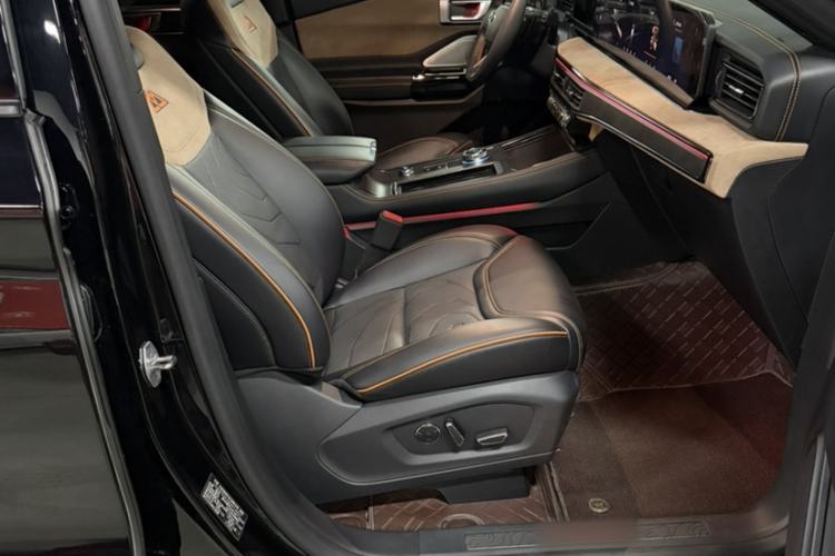 Used Ford Explorer 2024 2.3T EcoBoost Kunlun Peak Edition 7-Seater Interior 7