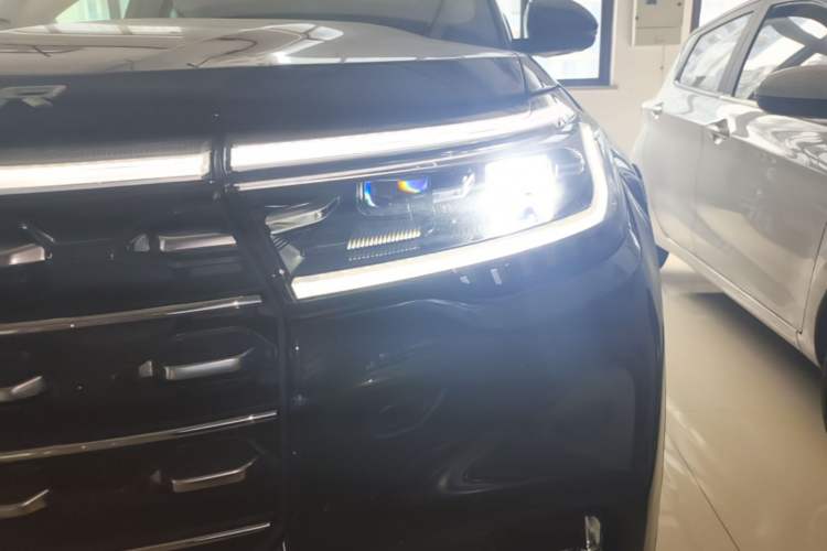 Used Ford Explorer 2024 2.3T EcoBoost Four-Wheel Drive Titanium Edition 7 Seats Left Front Headlight