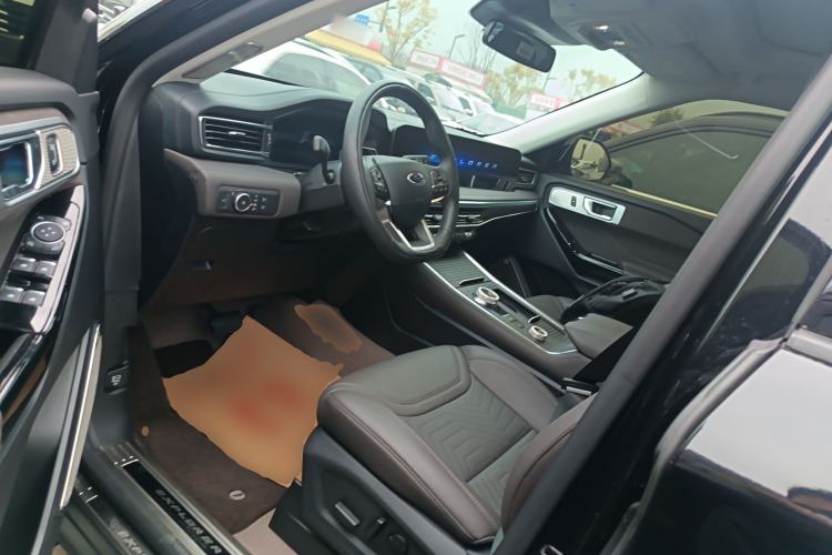 Used Ford Explorer 2024 2.3T EcoBoost Four-Wheel Drive Titanium Edition 6 Seats Left Front Seat