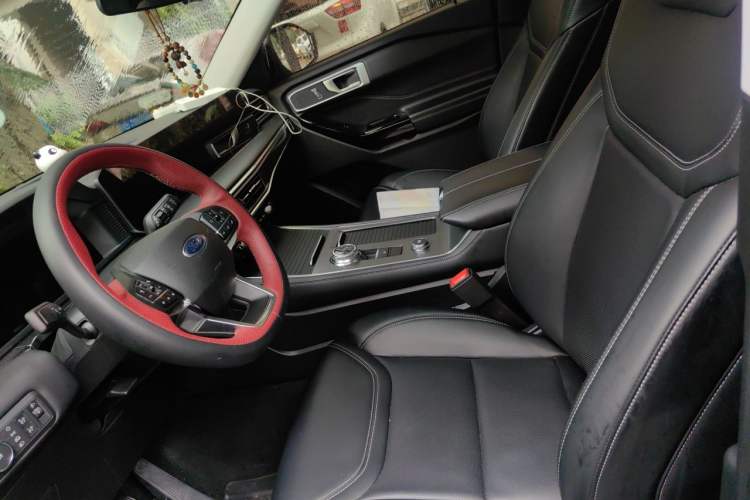 Used Ford Explorer 2024 2.3T EcoBoost Rear-Drive Trend Edition 6-Seater Left Front Seat