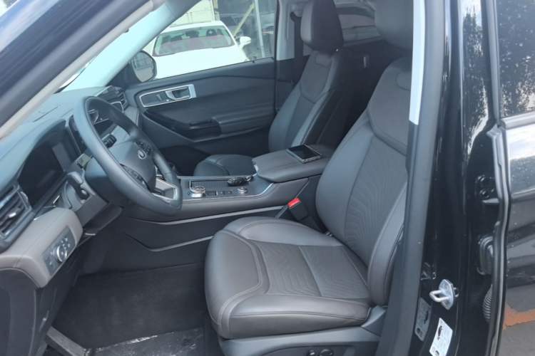 Used Ford Explorer 2024 2.3T EcoBoost Four-Wheel Drive Titanium Edition 6 Seats Left Front Seat