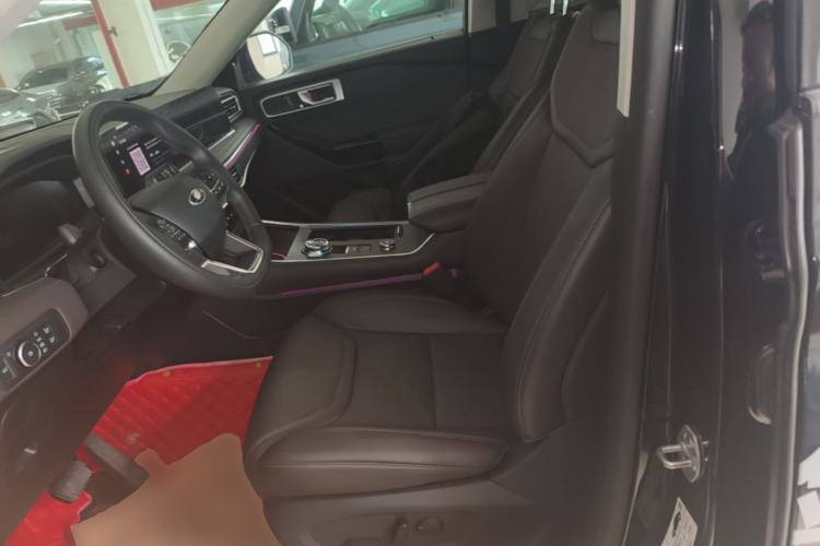 Used Ford Explorer 2024 2.3T EcoBoost Four-Wheel Drive Titanium Edition 7 Seats Left Front Seat