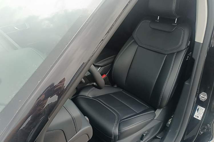 Used Ford Explorer 2024 2.3T EcoBoost Four-Wheel Drive Fashion Plus Edition 6 Seats Left Front Seat