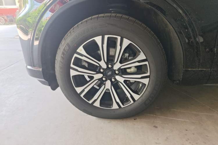 Used Ford Explorer 2024 2.3T EcoBoost Four-Wheel Drive Titanium Edition 6 Seats Left Front Wheel Hub