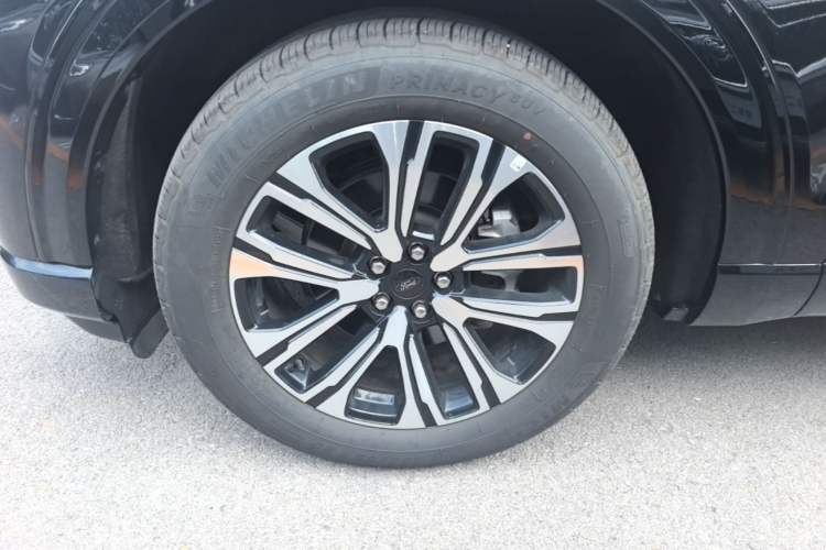Used Ford Explorer 2024 2.3T EcoBoost Four-Wheel Drive Titanium Edition 6 Seats Left Front Wheel Hub