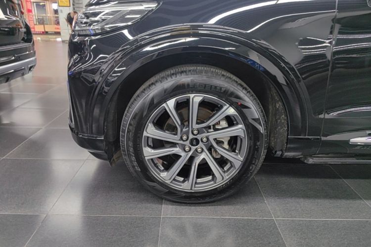 Used Ford Explorer 2024 2.3T EcoBoost All-Wheel Drive Stylish Plus Version 7 Seats Left Front Wheel Hub
