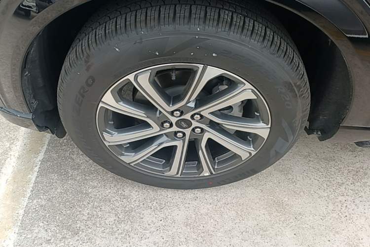 Used Ford Explorer 2024 2.3T EcoBoost Four-Wheel Drive Fashion Plus Edition 6 Seats Left Front Wheel Hub
