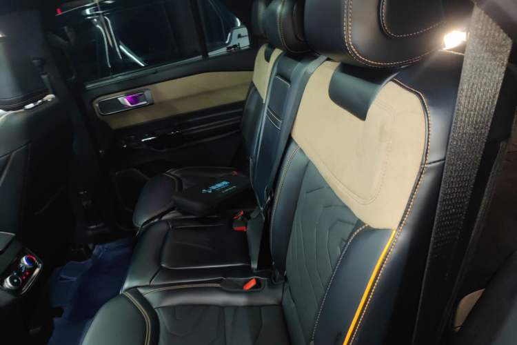 Used Ford Explorer 2024 2.3T EcoBoost Kunlun Peak Edition 7-Seater Left Rear Seat