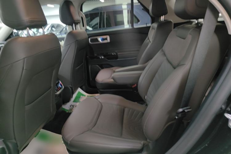 Used Ford Explorer 2024 2.3T EcoBoost Four-Wheel Drive Titanium Edition 6 Seats Left Rear Seat