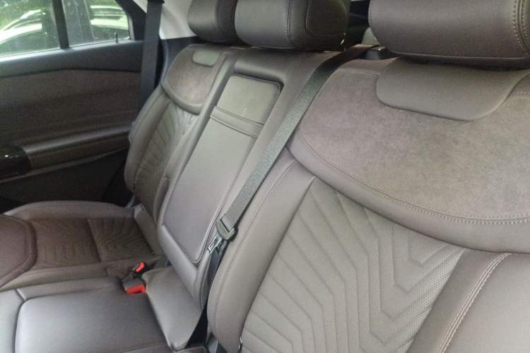 Used Ford Explorer 2024 2.3T EcoBoost Four-Wheel Drive Titanium Edition 7 Seats Left Rear Seat