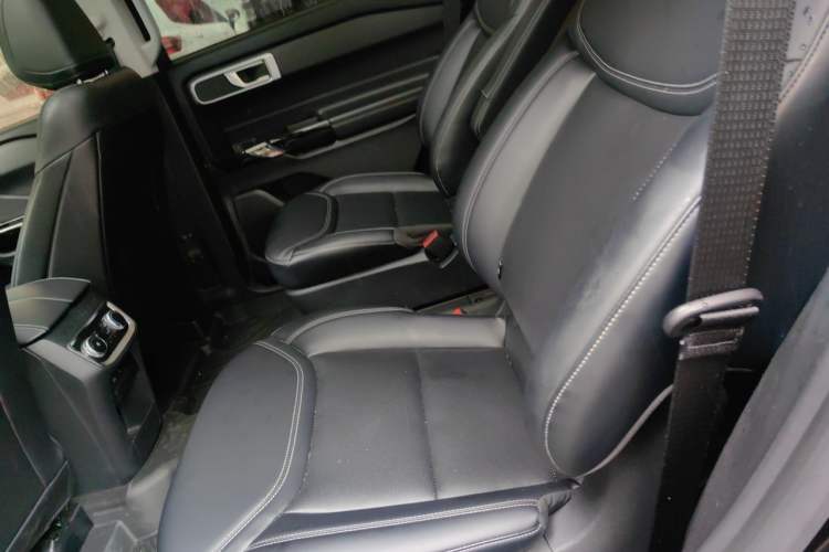 Used Ford Explorer 2024 2.3T EcoBoost Rear-Drive Trend Edition 6-Seater Left Rear Seat