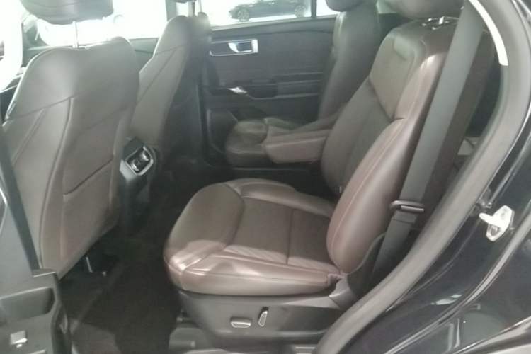 Used Ford Explorer 2024 2.3T EcoBoost Four-Wheel Drive Titanium Edition 6 Seats Left Rear Seat
