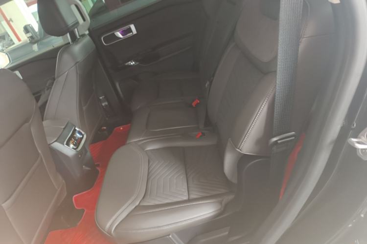 Used Ford Explorer 2024 2.3T EcoBoost Four-Wheel Drive Titanium Edition 7 Seats Left Rear Seat