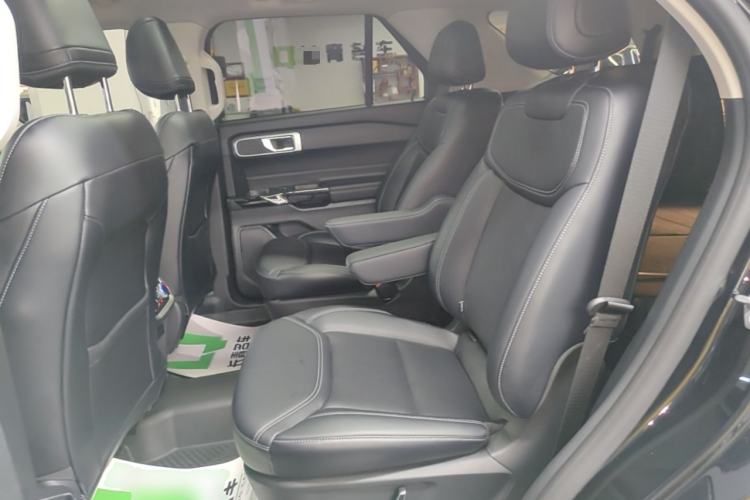 Used Ford Explorer 2024 2.3T EcoBoost Four-Wheel Drive Fashion Plus Edition 6 Seats Left Rear Seat