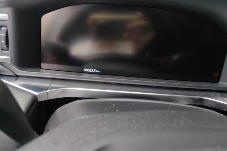 Used Ford Explorer 2024 2.3T EcoBoost Rear-Drive Trend Edition 6-Seater Odometer Close Up