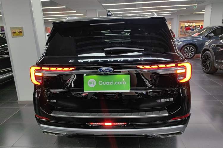 Used Ford Explorer 2024 2.3T EcoBoost Four-Wheel Drive Titanium Edition 6 Seats Rear