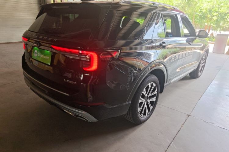 Used Ford Explorer 2024 2.3T EcoBoost Four-Wheel Drive Titanium Edition 6 Seats Rear Right 45 Deg