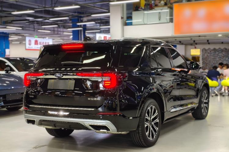 Used Ford Explorer 2024 2.3T EcoBoost Four-Wheel Drive Titanium Edition 7 Seats Rear Right 45 Deg