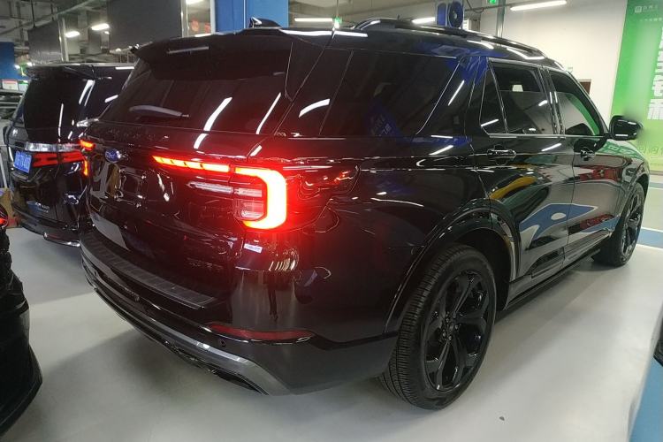 Used Ford Explorer 2024 2.3T EcoBoost 4x4 ST-LINE 7-Seater Rear Right 45 Deg