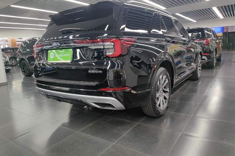 Used Ford Explorer 2024 2.3T EcoBoost All-Wheel Drive Stylish Plus Version 7 Seats Rear Right 45 Deg