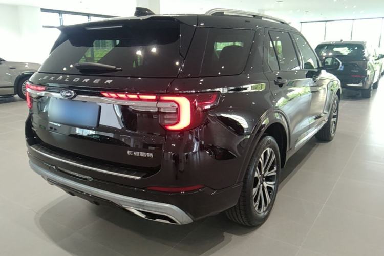 Used Ford Explorer 2024 2.3T EcoBoost Four-Wheel Drive Titanium Edition 6 Seats Rear Right 45 Deg