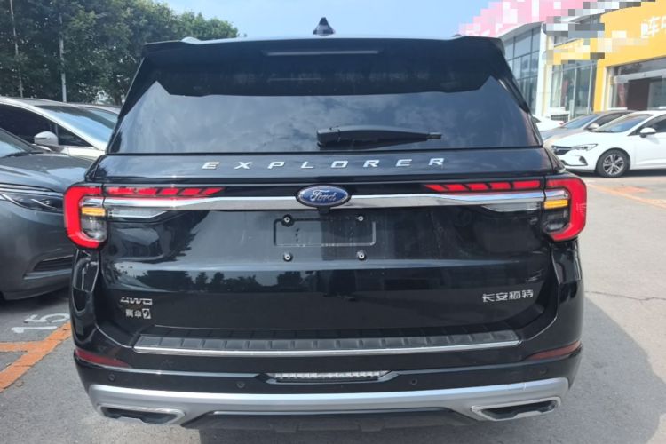 Used Ford Explorer 2024 2.3T EcoBoost Four-Wheel Drive Titanium Edition 6 Seats Rear