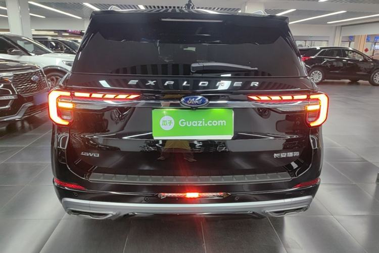 Used Ford Explorer 2024 2.3T EcoBoost All-Wheel Drive Stylish Plus Version 7 Seats Rear