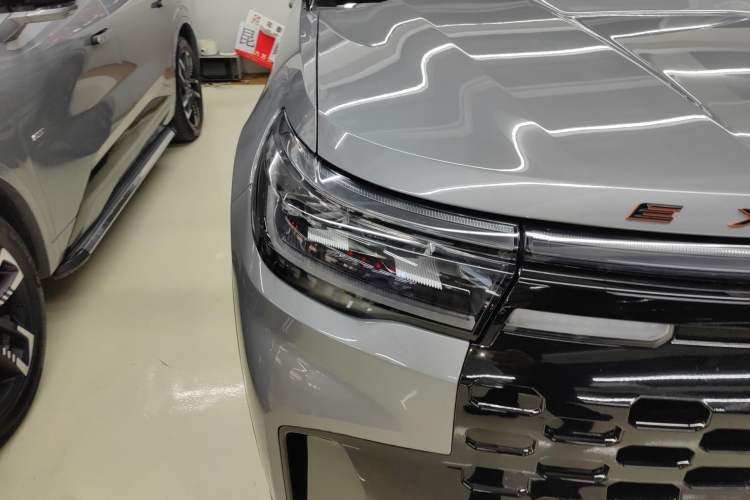 Used Ford Explorer 2024 2.3T EcoBoost Kunlun Peak Edition 7-Seater Right Front Headlight