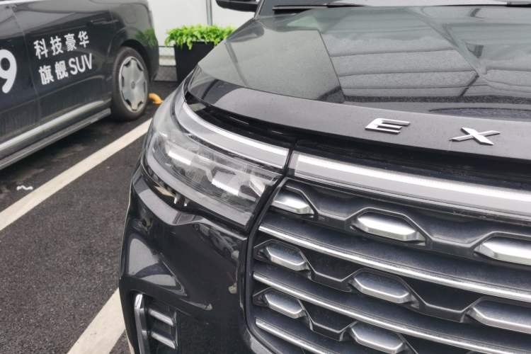 Used Ford Explorer 2024 2.3T EcoBoost Four-Wheel Drive Titanium Edition 7 Seats Right Front Headlight