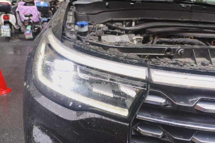 Used Ford Explorer 2024 2.3T EcoBoost Four-Wheel Drive Titanium Edition 6 Seats Right Front Headlight