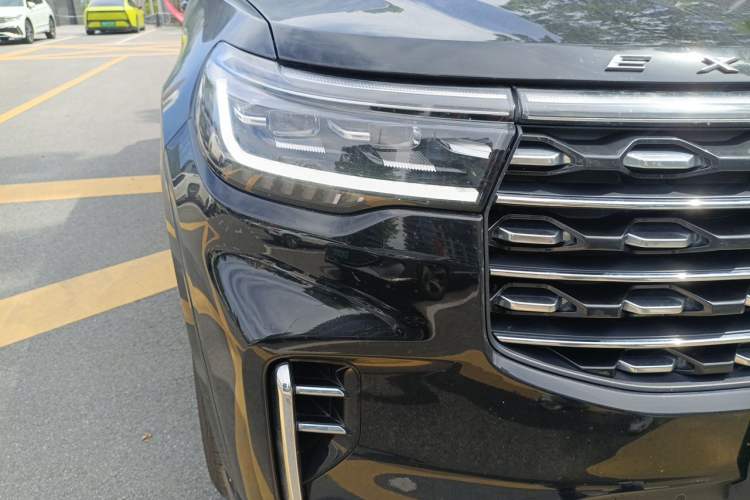 Used Ford Explorer 2024 2.3T EcoBoost Four-Wheel Drive Titanium Edition 7 Seats Right Front Headlight