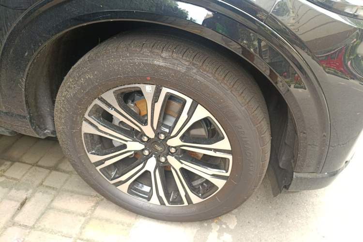 Used Ford Explorer 2024 2.3T EcoBoost Four-Wheel Drive Titanium Edition 7 Seats Right Front Wheel Hub