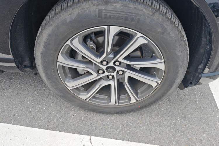 Used Ford Explorer 2024 2.3T EcoBoost All-Wheel Drive Stylish Plus Version 7 Seats Right Front Wheel Hub