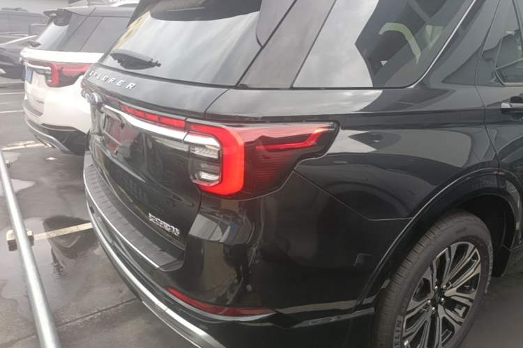 Used Ford Explorer 2024 2.3T EcoBoost Four-Wheel Drive Titanium Edition 6 Seats Right Rear Taillight