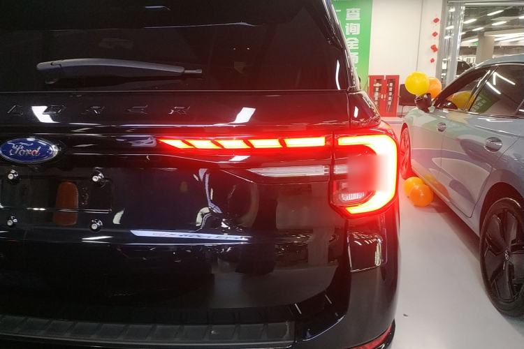 Used Ford Explorer 2024 2.3T EcoBoost 4x4 ST-LINE 7-Seater Right Rear Taillight