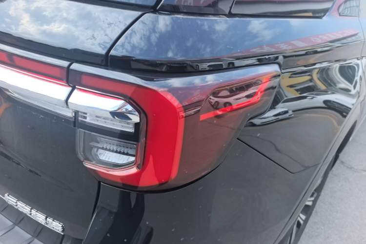 Used Ford Explorer 2024 2.3T EcoBoost Four-Wheel Drive Titanium Edition 6 Seats Right Rear Taillight