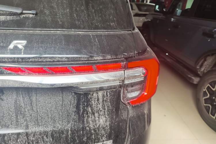 Used Ford Explorer 2024 2.3T EcoBoost Four-Wheel Drive Titanium Edition 7 Seats Right Rear Taillight