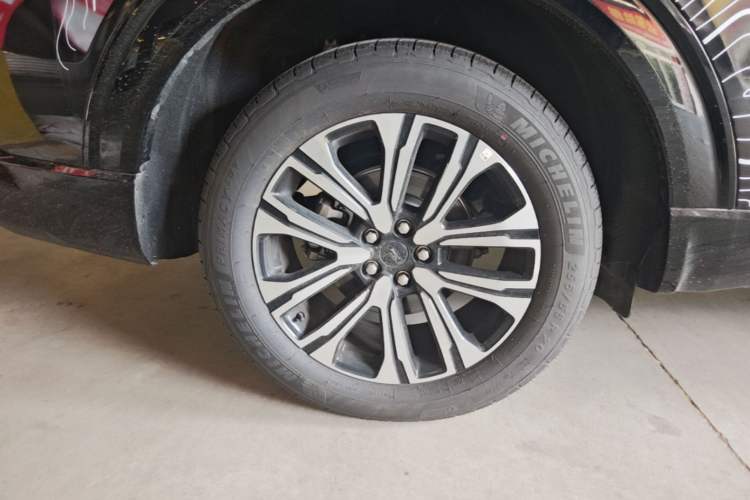 Used Ford Explorer 2024 2.3T EcoBoost Four-Wheel Drive Titanium Edition 6 Seats Right Rear Wheel Hub