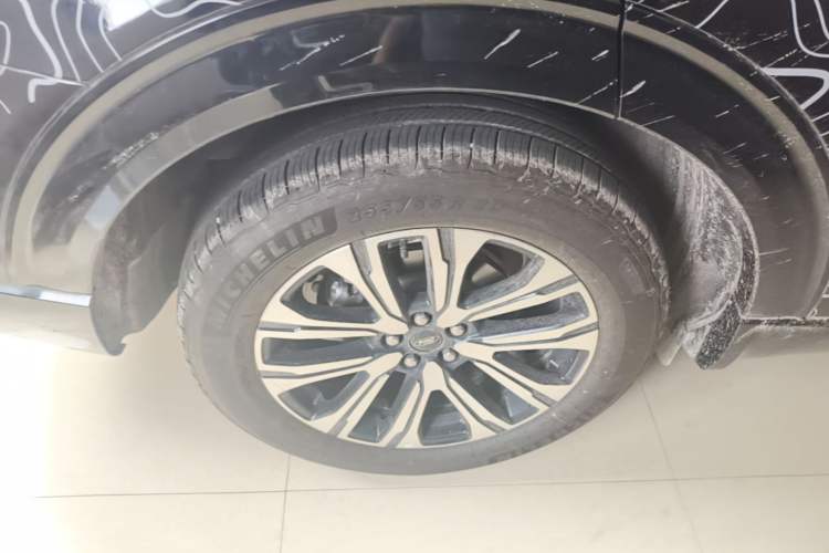Used Ford Explorer 2024 2.3T EcoBoost Four-Wheel Drive Titanium Edition 7 Seats Right Rear Wheel Hub