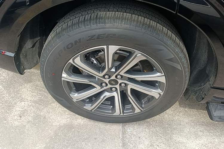 Used Ford Explorer 2024 2.3T EcoBoost Four-Wheel Drive Fashion Plus Edition 6 Seats Right Rear Wheel Hub