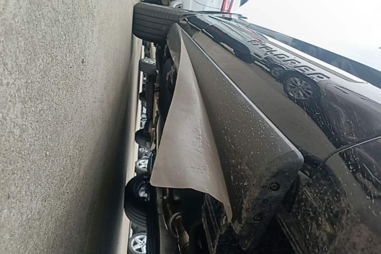 Used Ford Explorer 2024 2.3T EcoBoost Four-Wheel Drive Fashion Plus Edition 6 Seats Right Side Sill