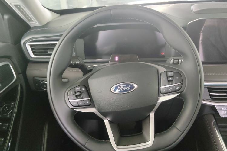 Used Ford Explorer 2024 2.3T EcoBoost Four-Wheel Drive Titanium Edition 6 Seats Steering Wheel