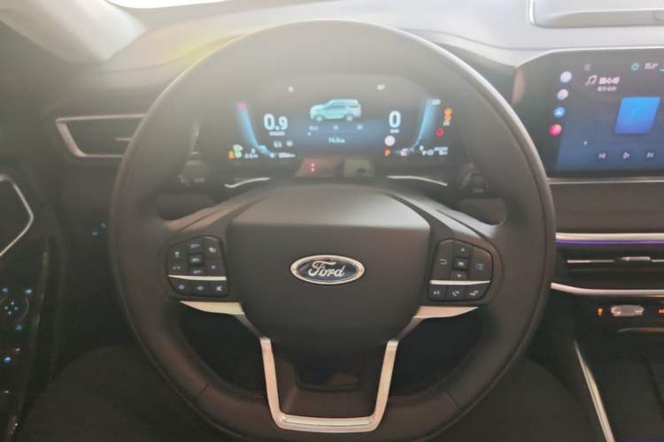 Used Ford Explorer 2024 2.3T EcoBoost Four-Wheel Drive Titanium Edition 6 Seats Steering Wheel