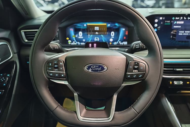 Used Ford Explorer 2024 2.3T EcoBoost Four-Wheel Drive Titanium Edition 7 Seats Steering Wheel