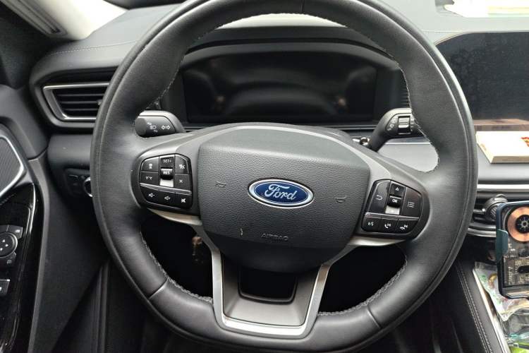 Used Ford Explorer 2024 2.3T EcoBoost All-Wheel Drive Stylish Plus Version 7 Seats Steering Wheel