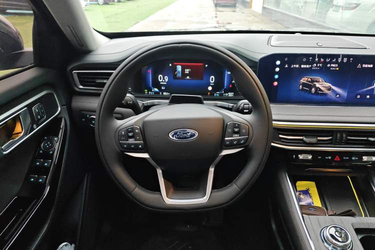 Used Ford Explorer 2024 2.3T EcoBoost Four-Wheel Drive Titanium Edition 7 Seats Steering Wheel