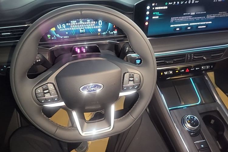 Used Ford Explorer 2024 2.3T EcoBoost Four-Wheel Drive Titanium Edition 7 Seats Steering Wheel