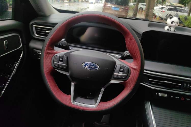 Used Ford Explorer 2024 2.3T EcoBoost Rear-Drive Trend Edition 6-Seater Steering Wheel
