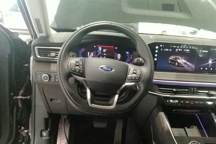 Used Ford Explorer 2024 2.3T EcoBoost Four-Wheel Drive Titanium Edition 6 Seats Steering Wheel